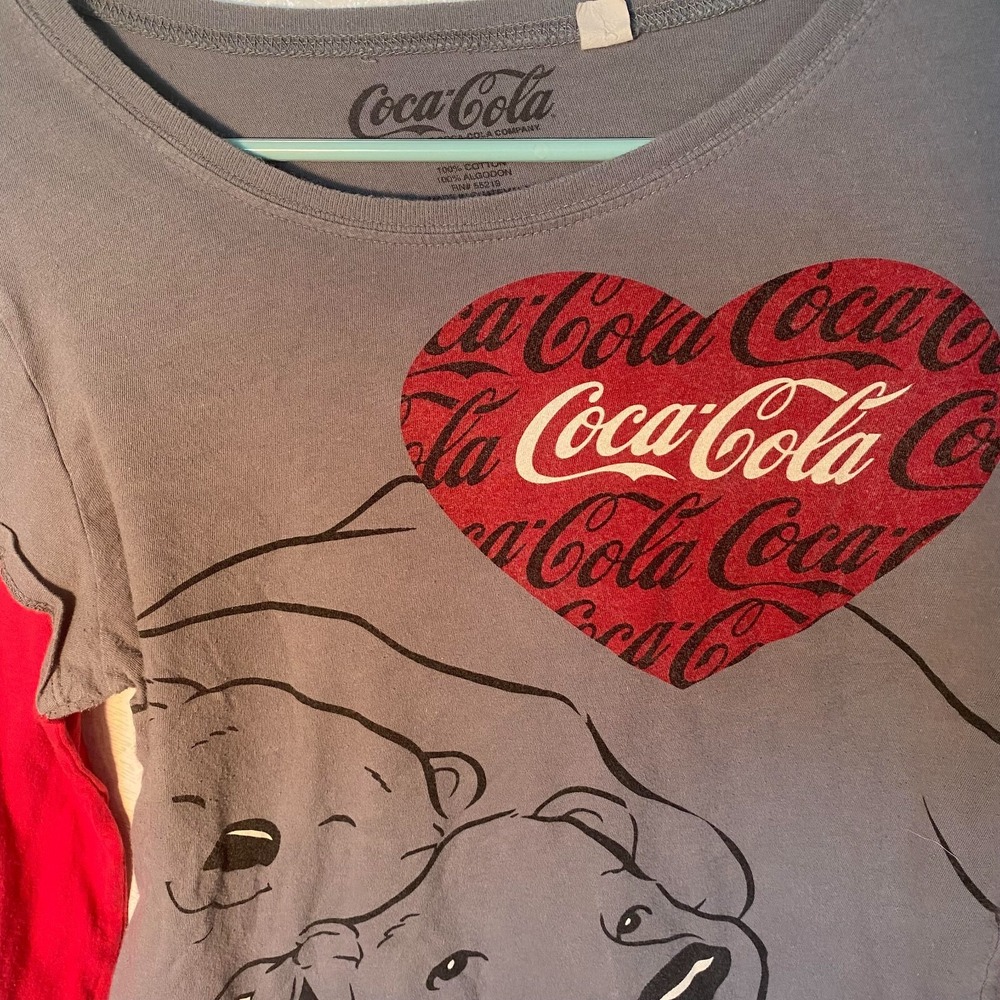 Coca Cola Polar Bear and Cub Gray Tee with Red Long Sleeves Size XL - Picture 4 of 9